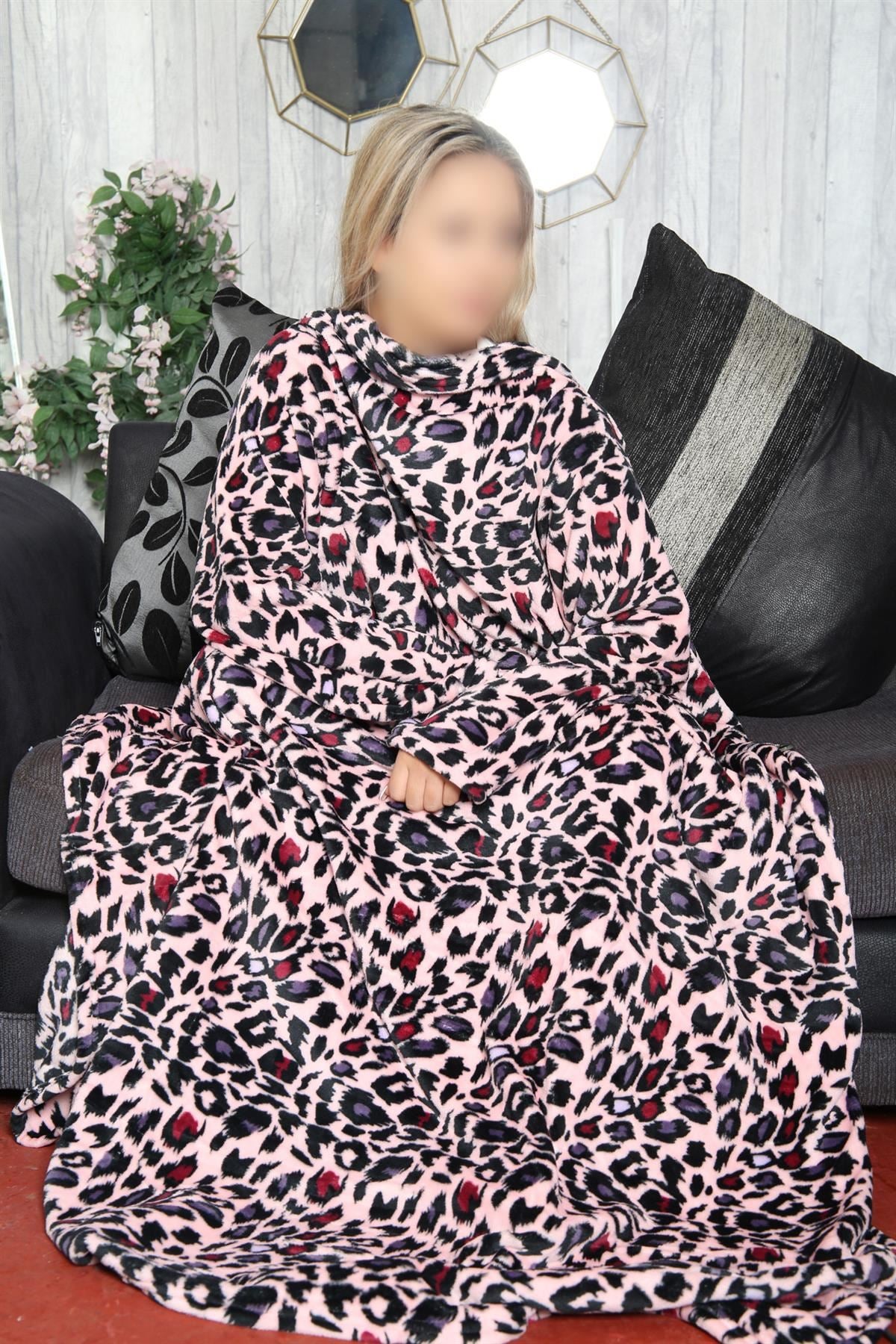 Ladies Leopard Print Wearable Snuggle Sleeves Blanket Super Soft Warm Fleece