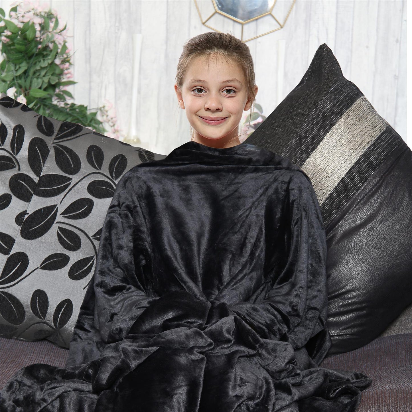 Girls Boys Unisex Black Wearable Snuggle Sleeves Blanket Super Soft Warm Fleece