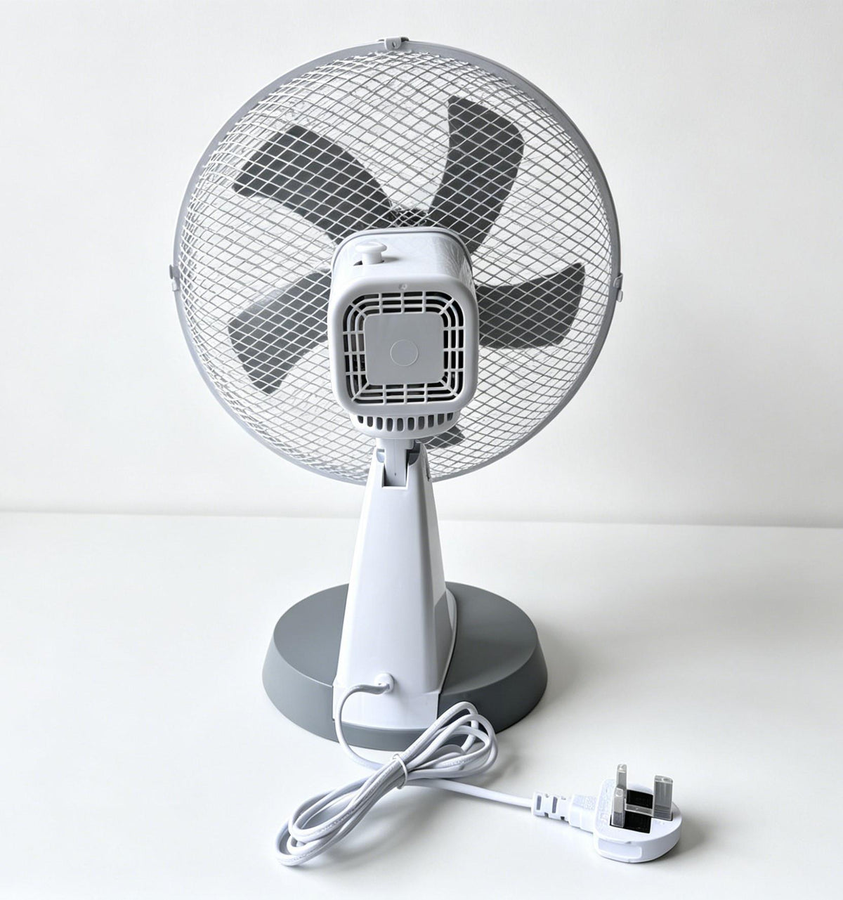12 Inch Desk Fan with Oscillation 3 Speed Settings Tilt Angle Design Table Fan